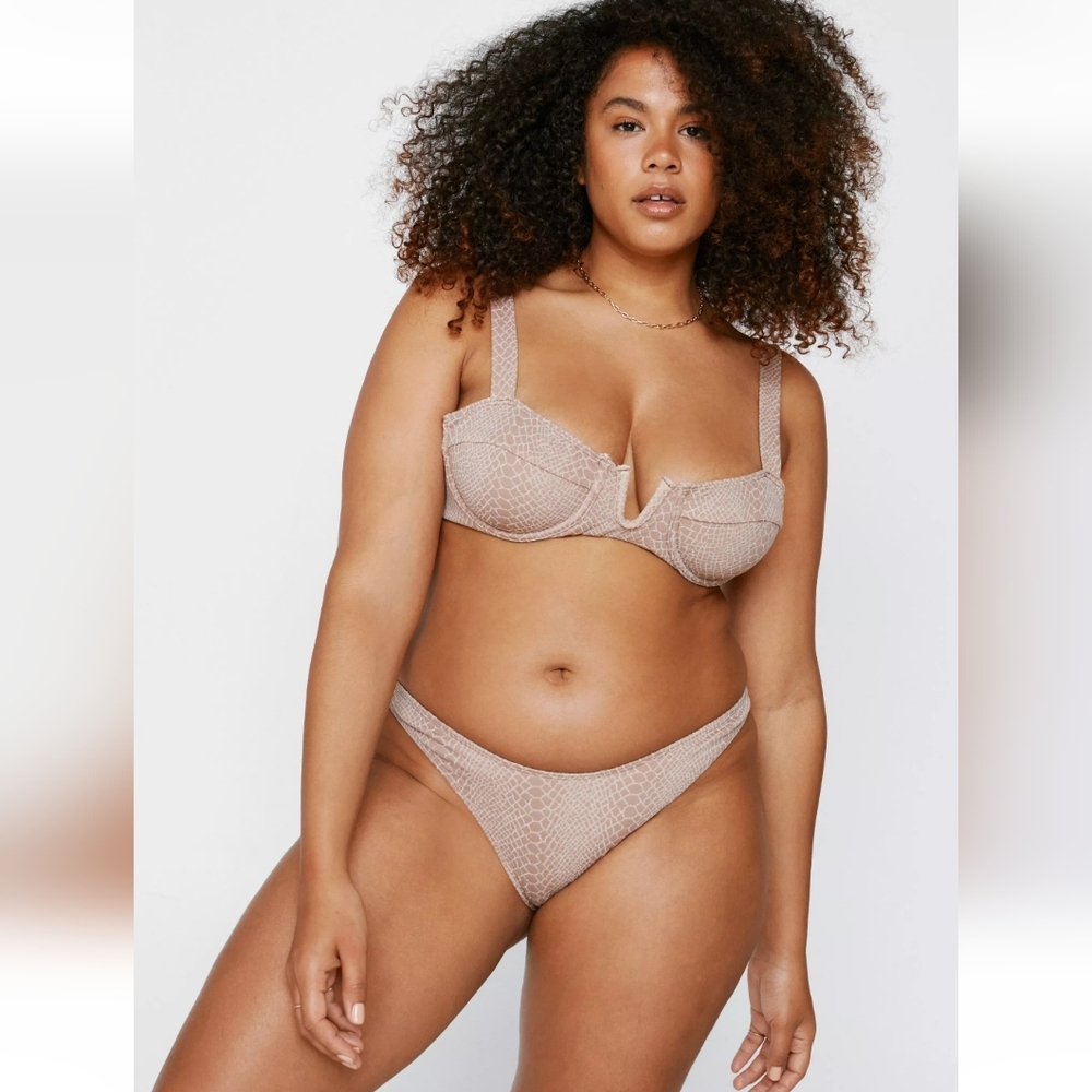 Textured Snake V Neck Wire Bikini Set